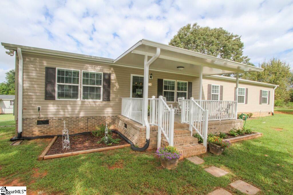 Property image 1 at 124 Lynchburg Circle, Liberty, SC 29657