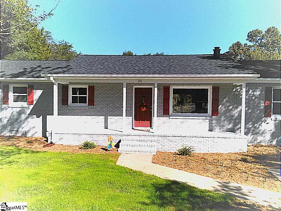 Property image 1 at 381 Clearview Circle, Travelers Rest, SC 29690