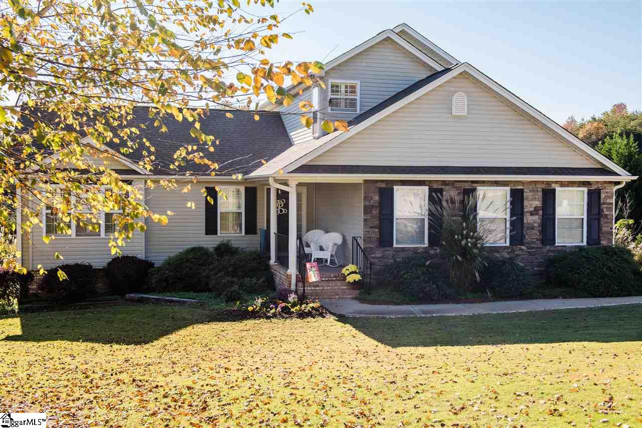 Property image 1 at 6 Paris Road, Taylors, SC 29687