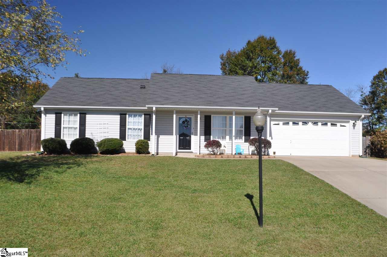 Property image 1 at 2 Rayland Place, Greer, SC 29651