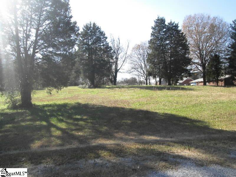 Property image 1 at 104 Cross Street, Laurens, SC 29360