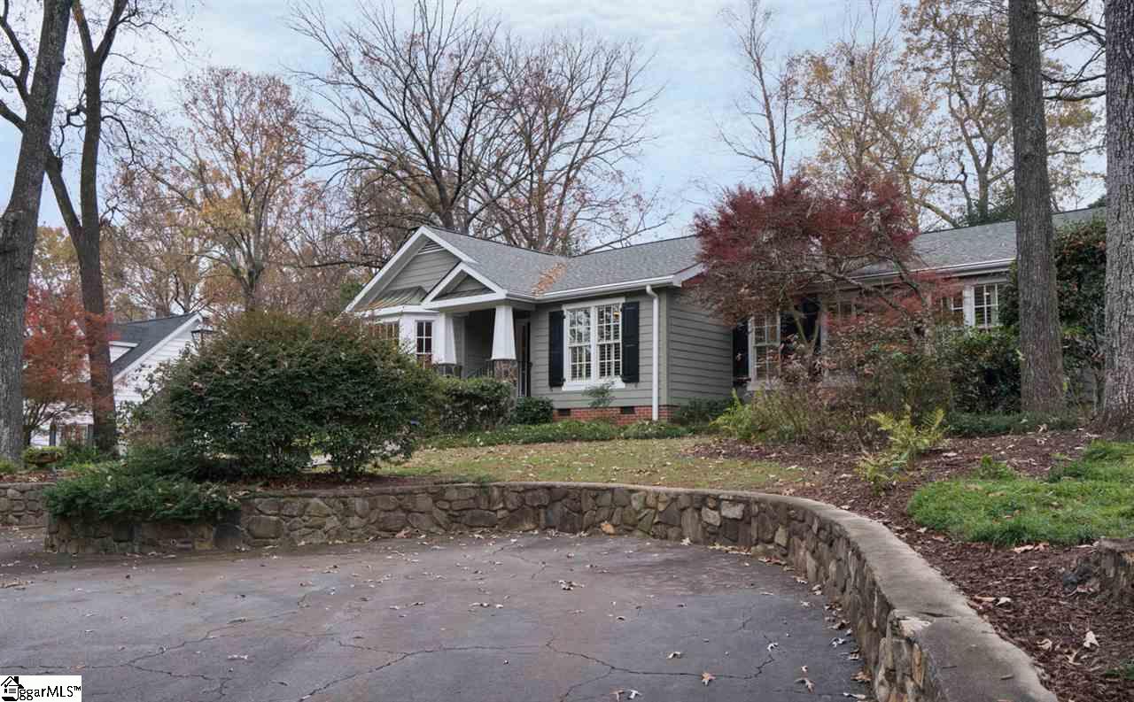 Property image 1 at 8 Heather Way, Greenville, SC 29605