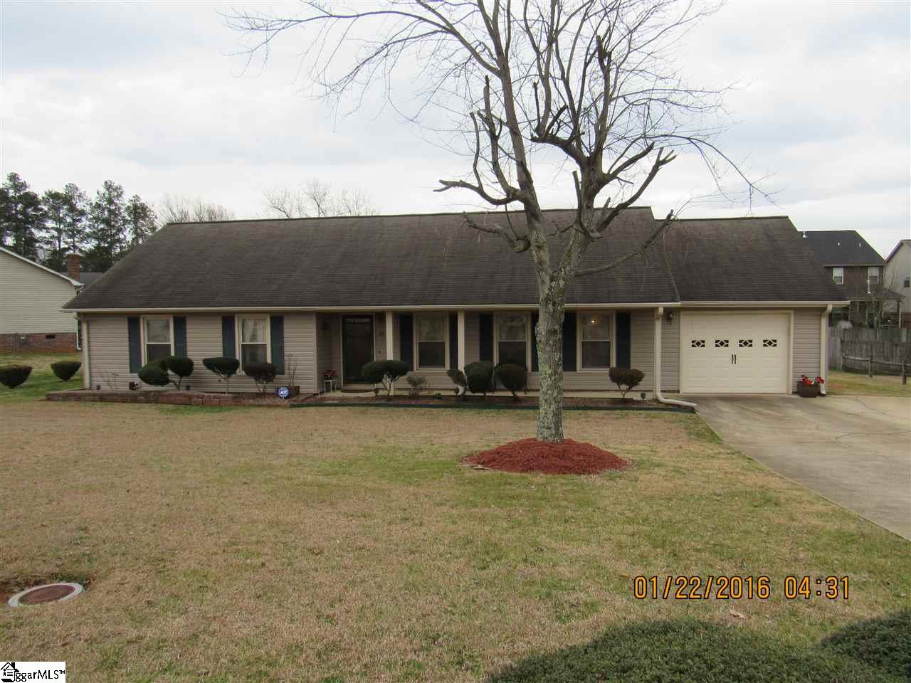 Property image 1 at 105 Amberwood Lane, Mauldin, SC 29662