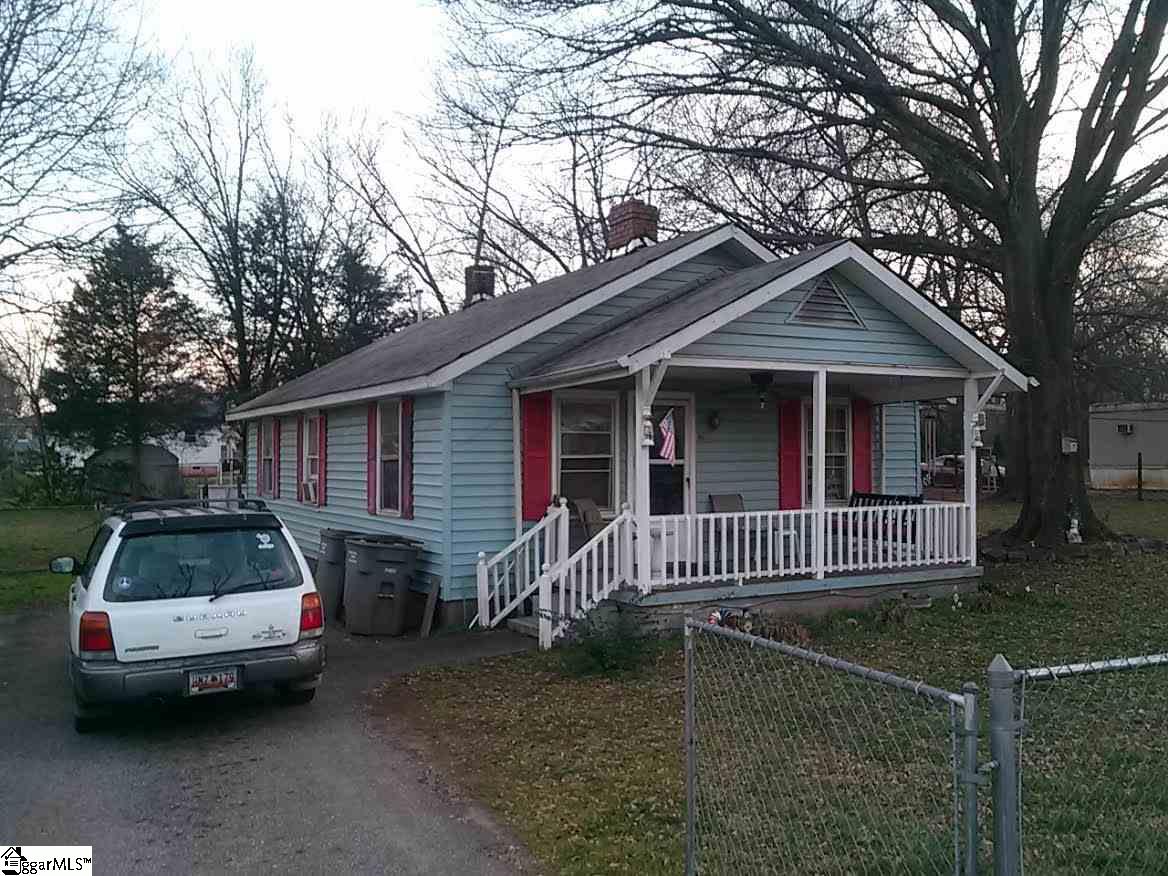 Property image 1 at 407 Highlawn Avenue, Greenville, SC 29617