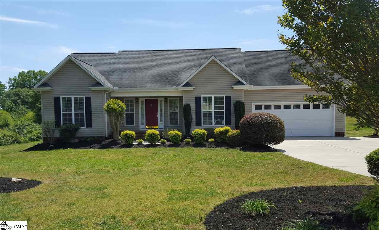 Property image 1 at 8 Fieldwood Lane, Simpsonville, SC 29681