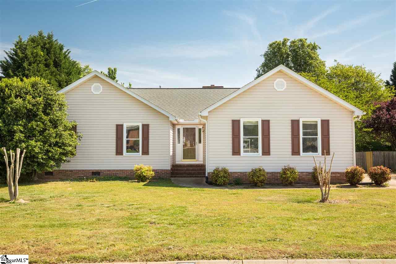 Property image 1 at 100 Tearose Lane, Simpsonville, SC 29681