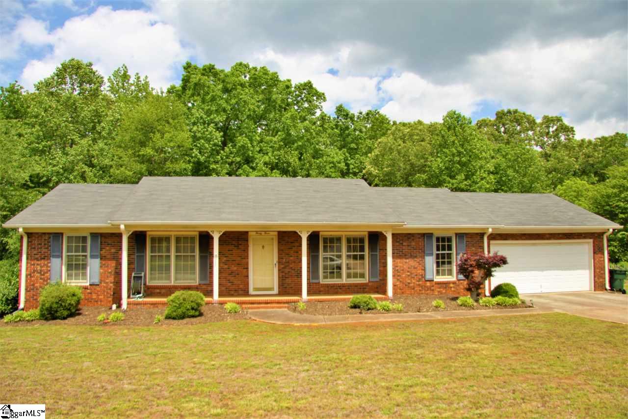 Property image 1 at 33 Cobblestone Road, Greenville, SC 29615