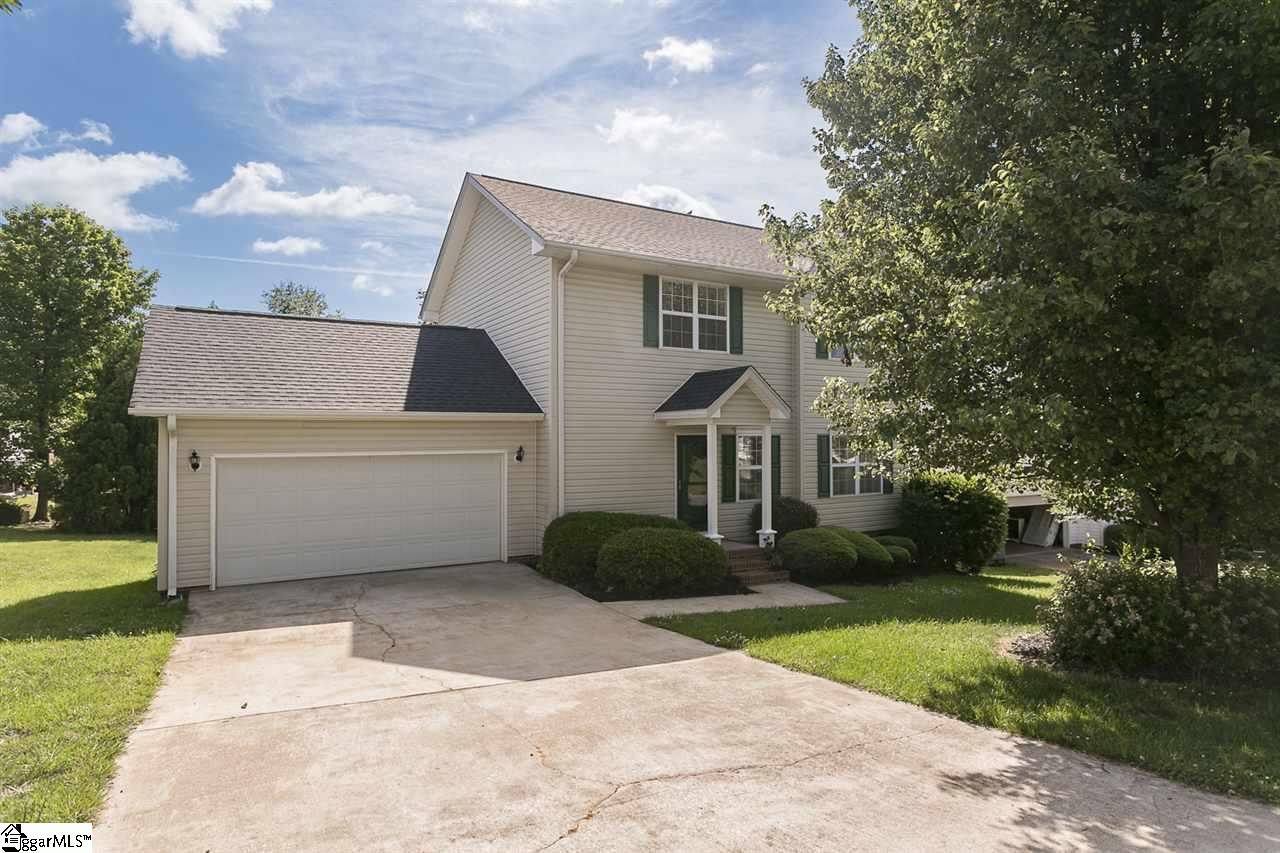 Property image 1 at 8 Mountainside Way, Greenville, SC 29609