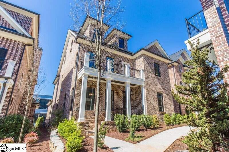 Property image 1 at 693 E McBee Avenue, Greenville, SC 29601