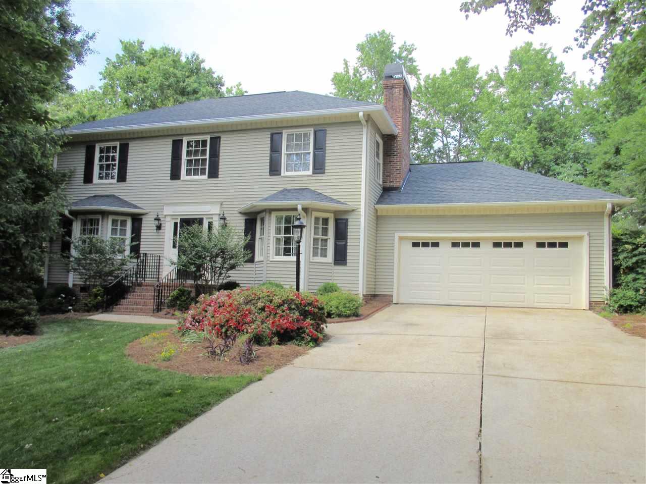 Property image 1 at 10 Oak Tree Drive, Taylors, SC 29687-6621