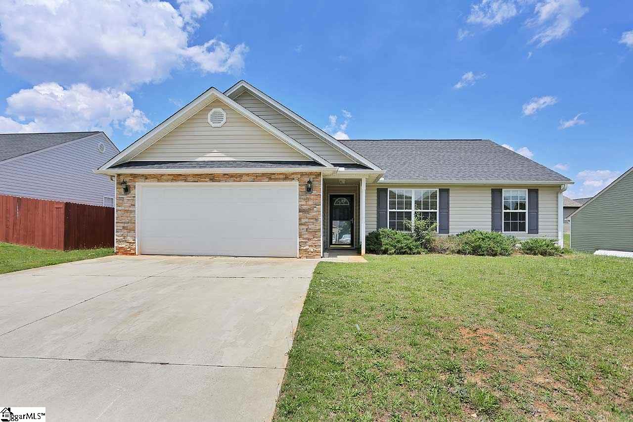 Property image 1 at 338 Collin Rogers Drive, Moore, SC 29369