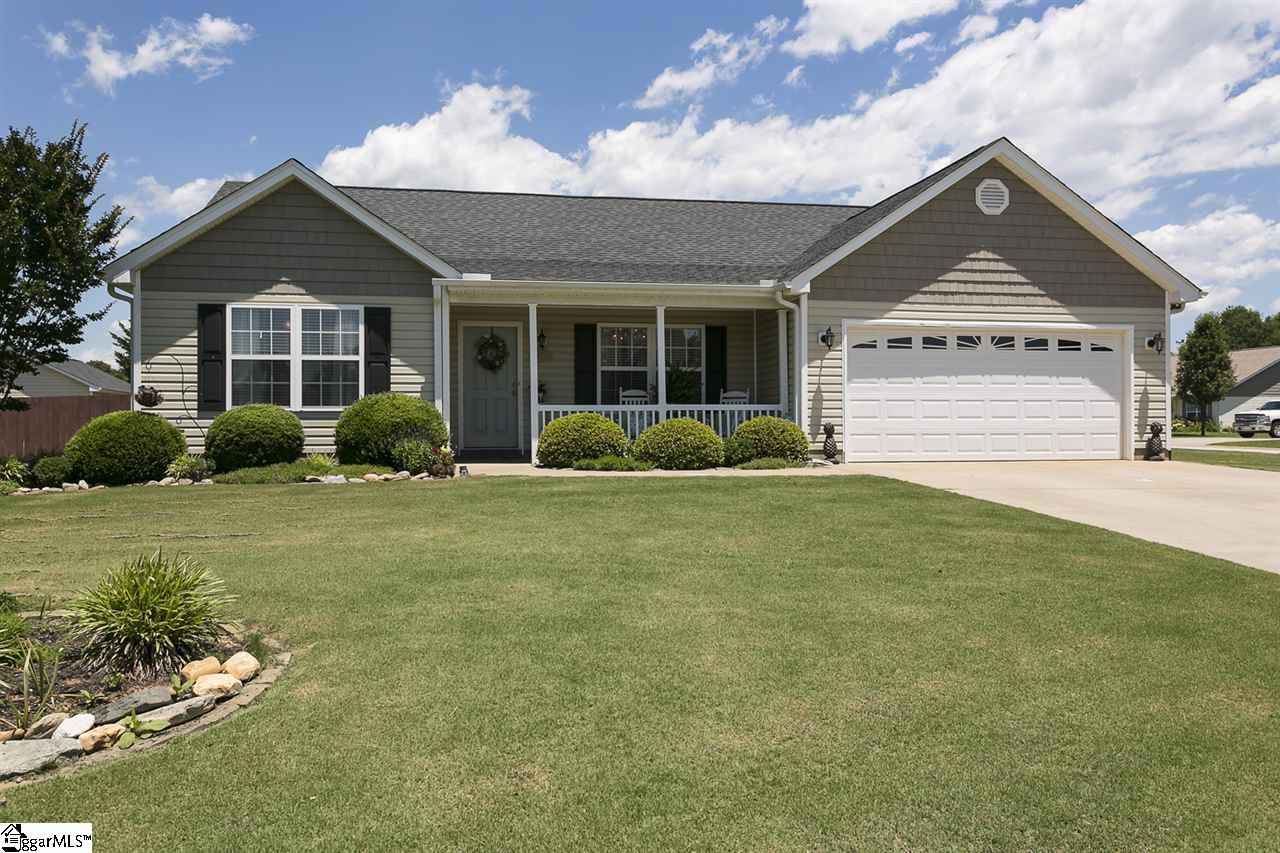 Property image 1 at 100 Countryglen Court, Greer, SC 29651