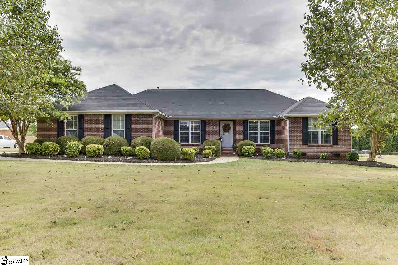 Property image 1 at 327 W Autumn Ridge Road, Moore, SC 29369
