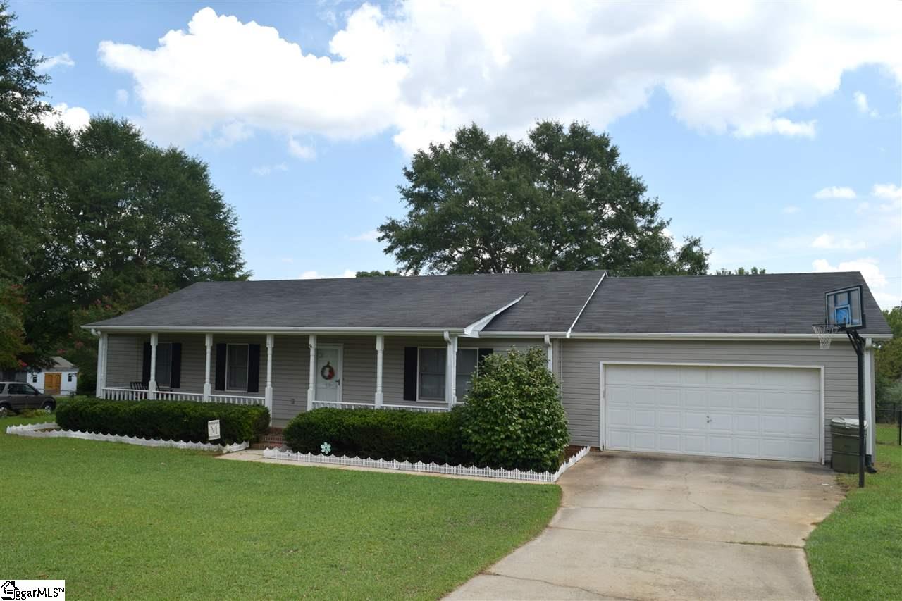 Property image 1 at 4 Briarstone Court, Mauldin, SC 29662-2807