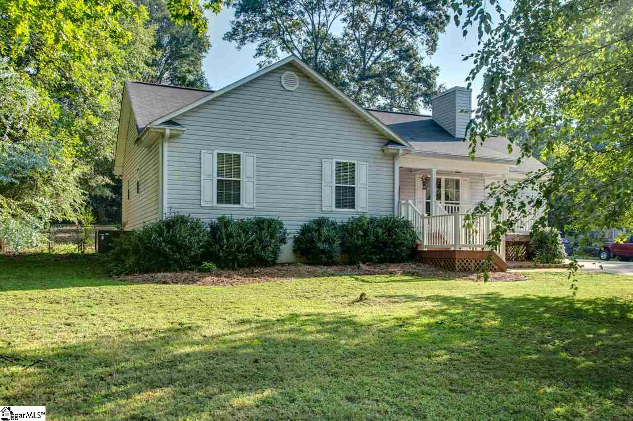 Property image 1 at 108 Helen Street, Simpsonville, SC 29681
