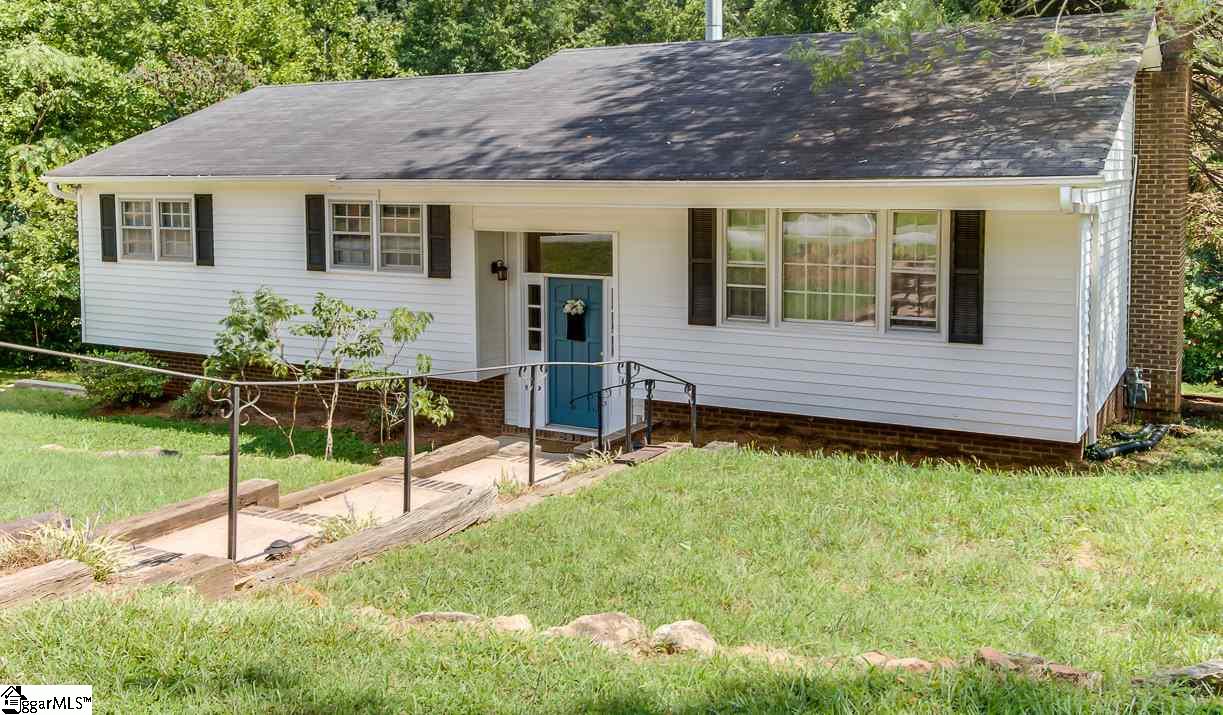 Property image 1 at 218 Lowndes Avenue, Greenville, SC 29607