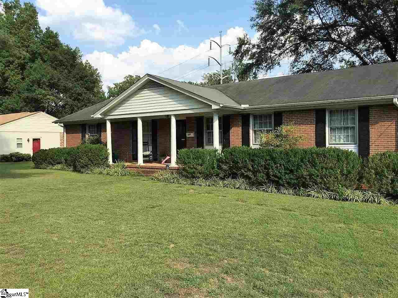 Property image 1 at 300 Lowndes Avenue, Greenville, SC 29607