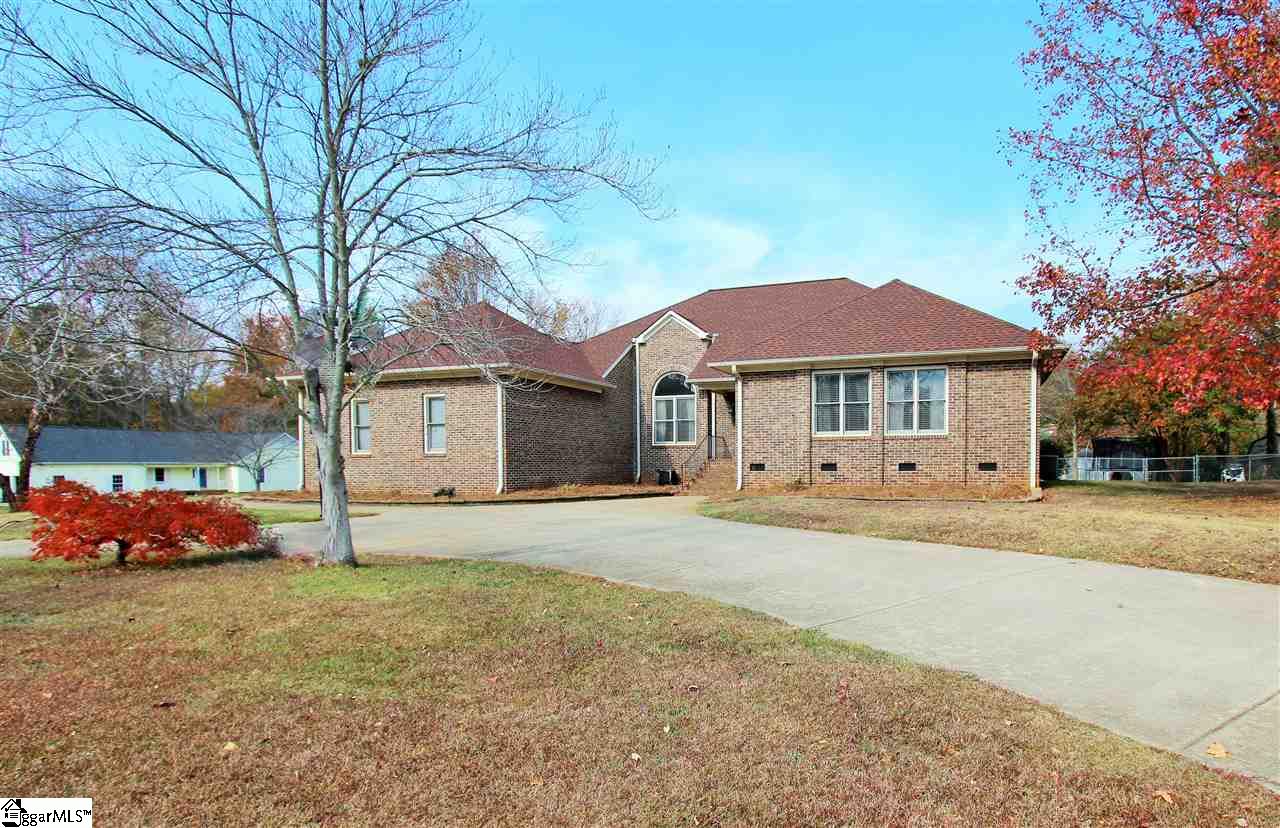 Property image 1 at 302 Sloping Meadow Drive, Inman, SC 29349