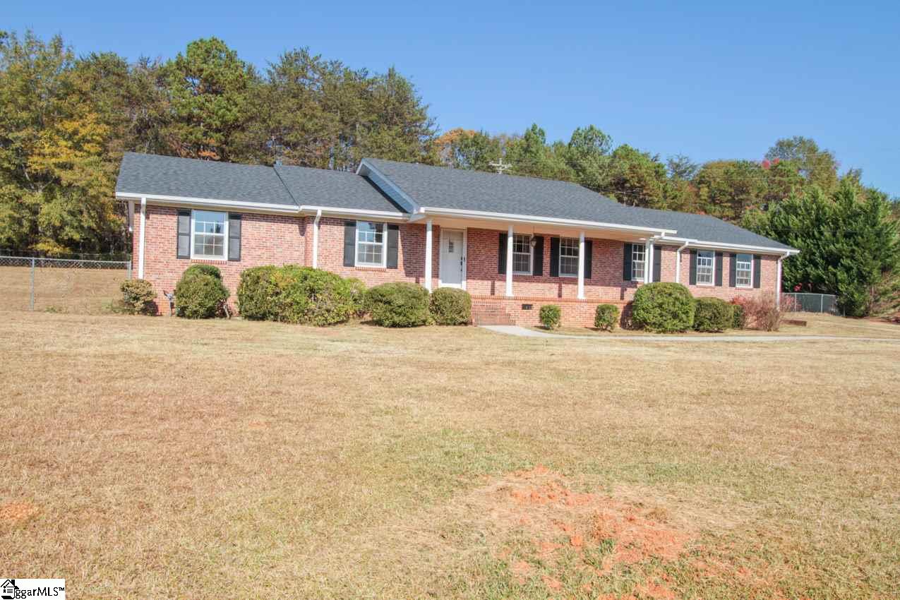 Property image 1 at 1101 Lakeview Drive, Greenville, SC 29611