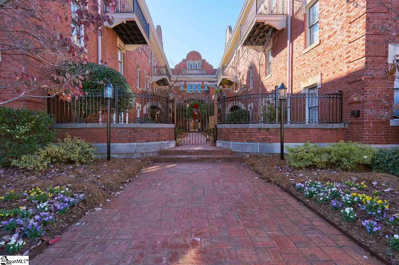 Property image 1 at 400 E Washington Avenue, Greenville, SC 29601