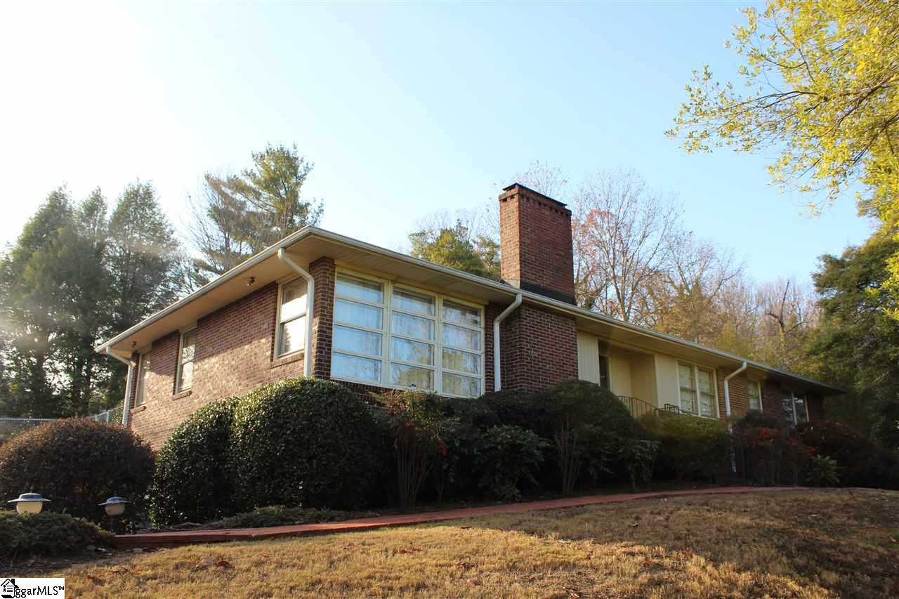 Property image 1 at 15 Holly Hill Court, Greenville, SC 29609