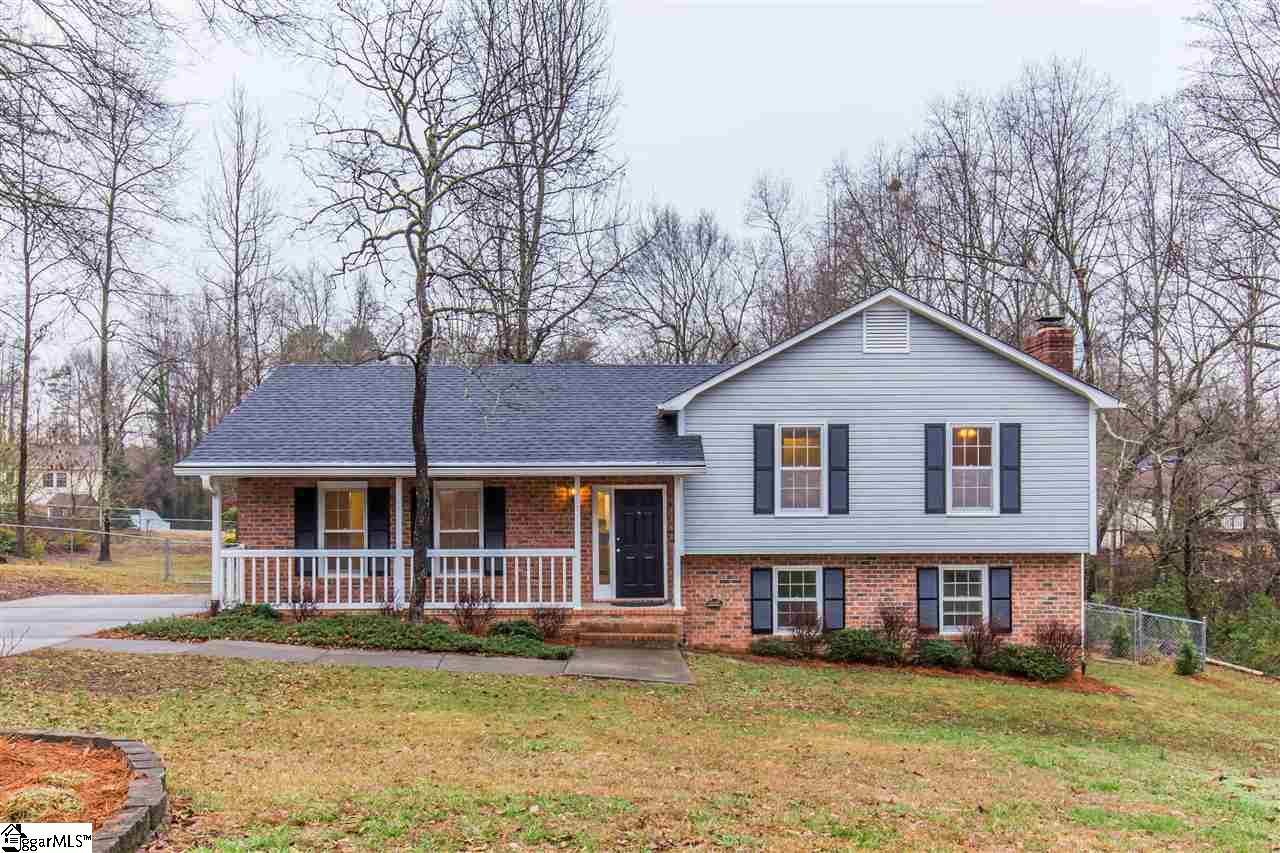 Property image 1 at 205 Woodburn Drive, Taylors, SC 29687