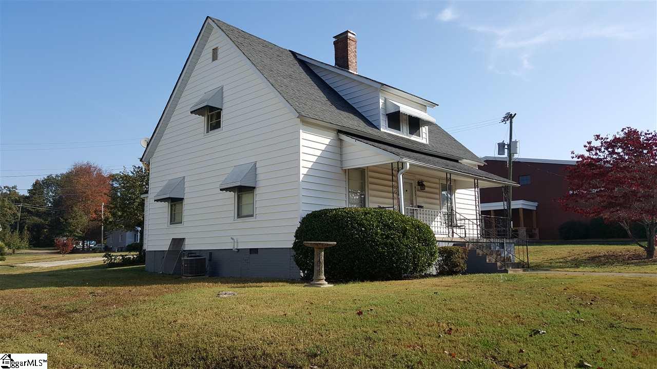 Property image 1 at 400 Connecticut Avenue, Greer, SC 29651