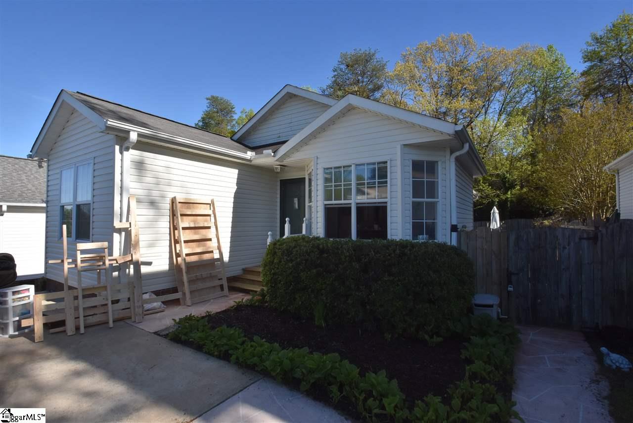 Property image 1 at 4 Lantern Lane, Greer, SC 29651