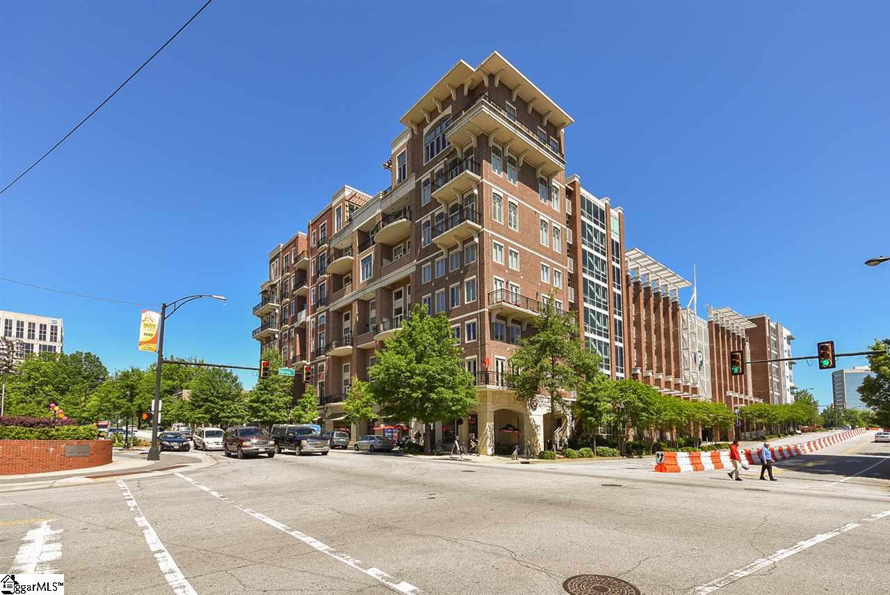 Property image 1 at 111 E McBee Avenue, Greenville, SC 29601