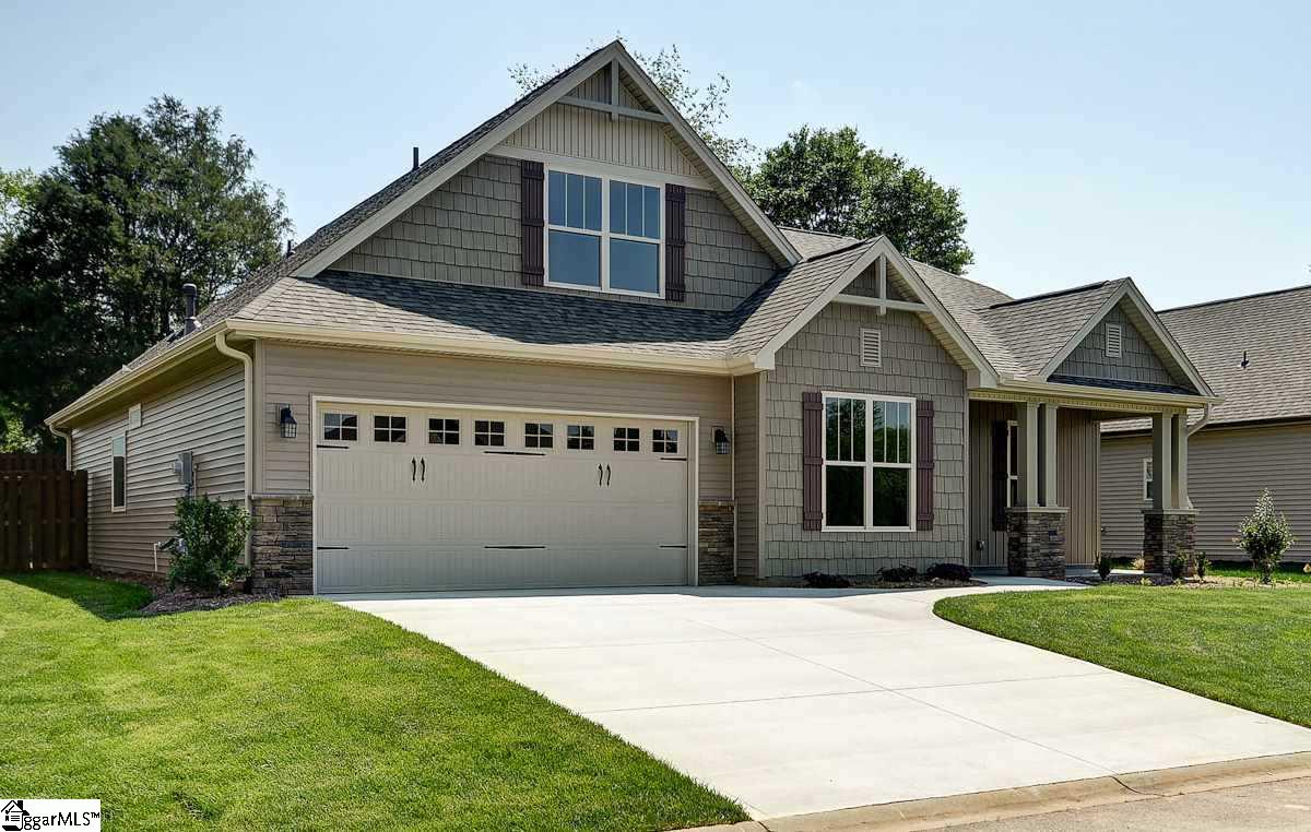 Property image 1 at 818 LYNSHIRE Lane, Moore, SC 29369