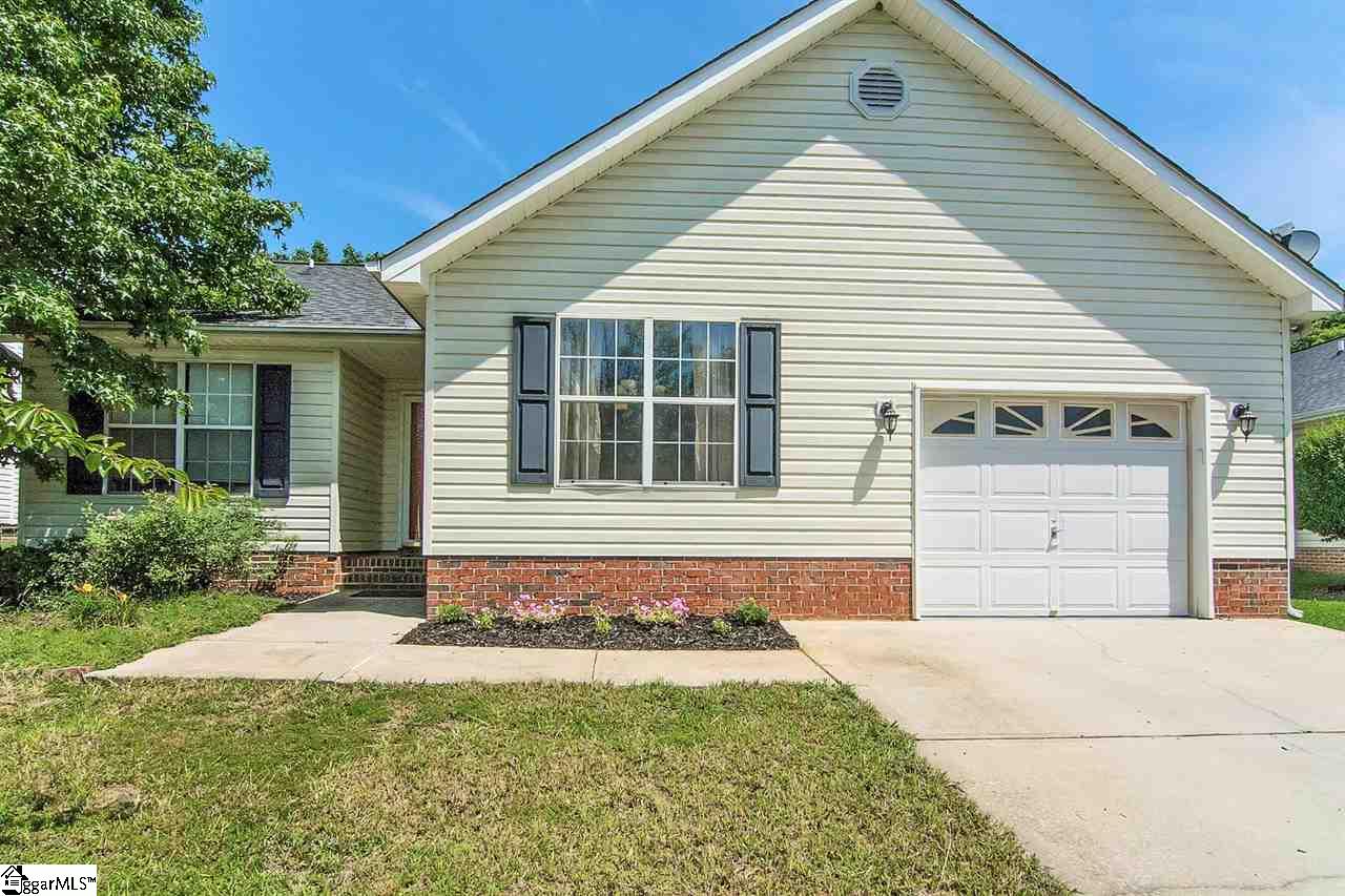 Property image 1 at 32 Michell Drive, Taylors, SC 29687