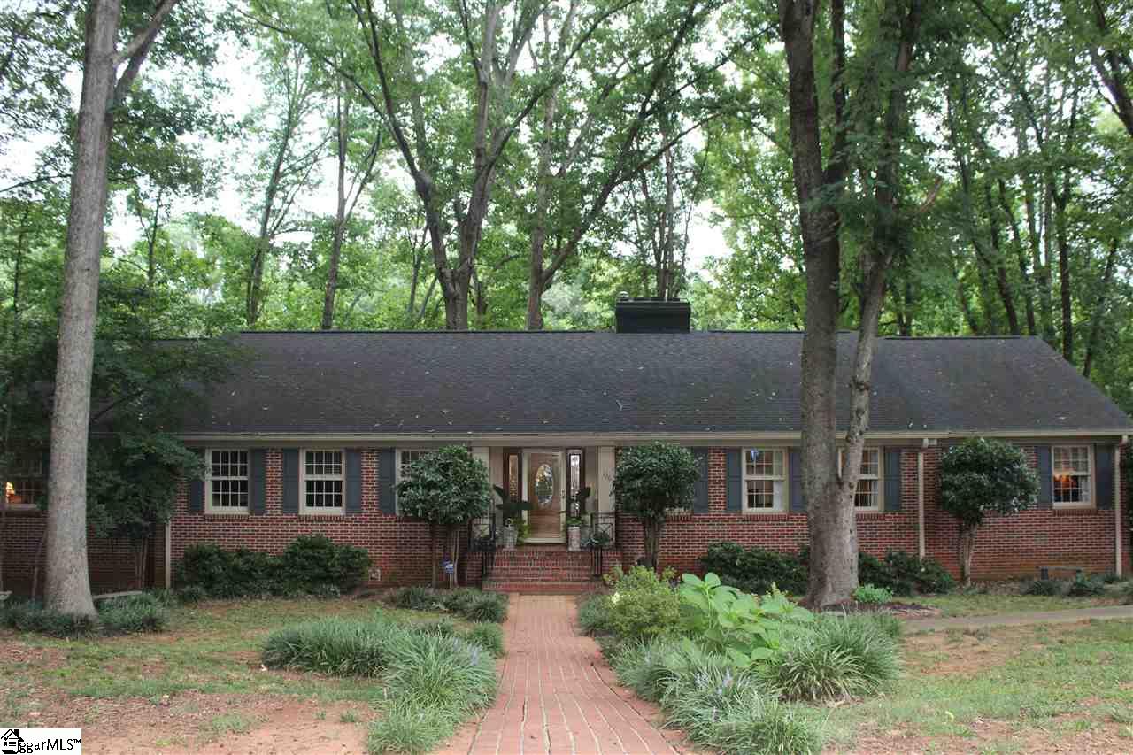 Property image 1 at 126 Lakecrest Drive, Greenville, SC 29609