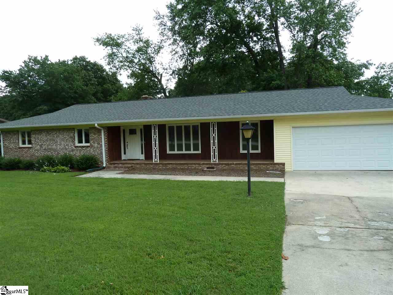 Property image 1 at 202 Woodbury Circle, Taylors, SC 29687