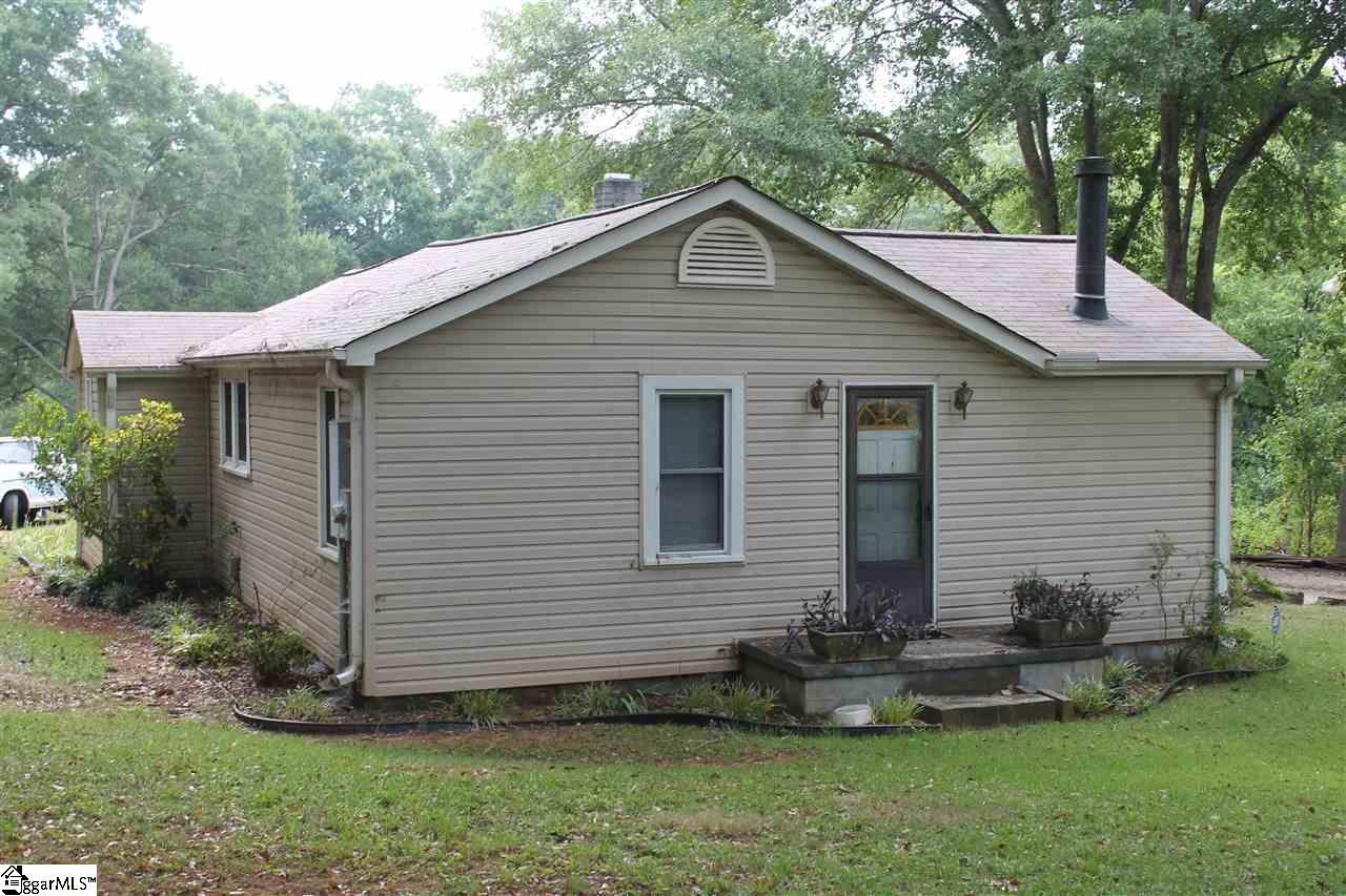 Property image 1 at 18 Cambridge Avenue, Greenville, SC 29617-7747