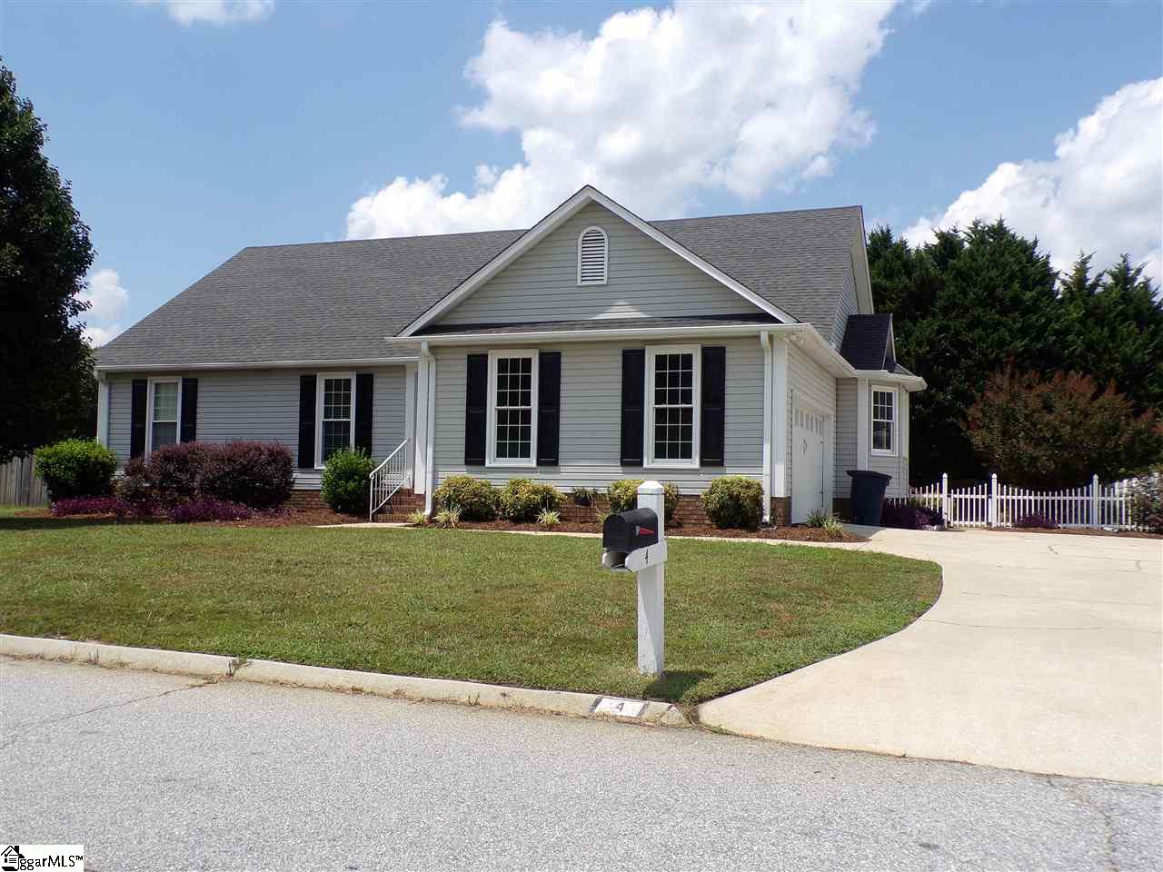 Property image 1 at 4 Iveyrose Court, Simpsonville, SC 29681