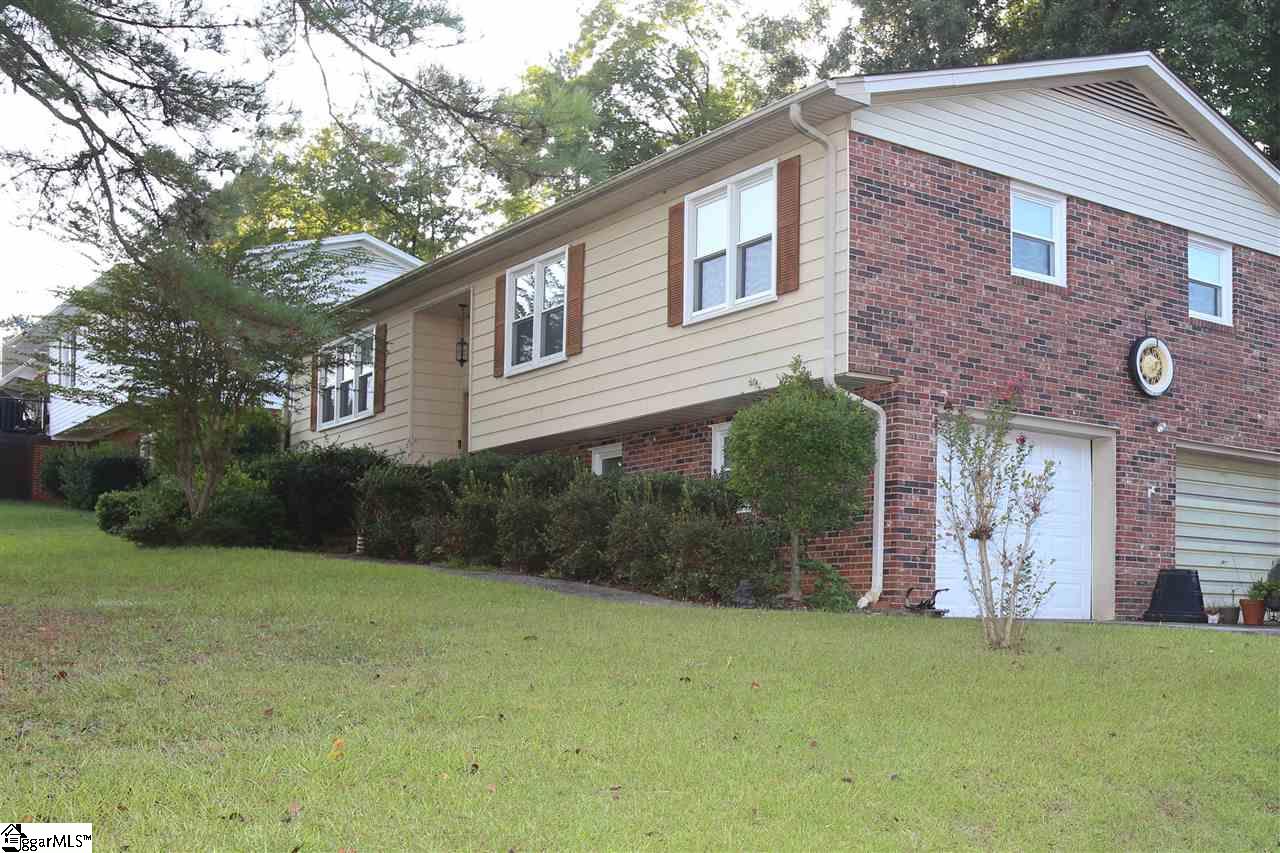 Property image 1 at 113 Pinecrest Drive, Greer, SC 29651