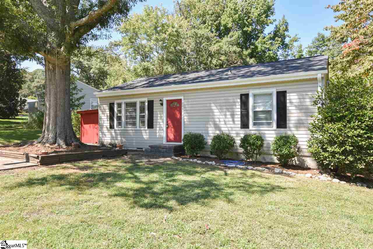 Property image 1 at 203 Pisgah Drive, Greenville, SC 29609