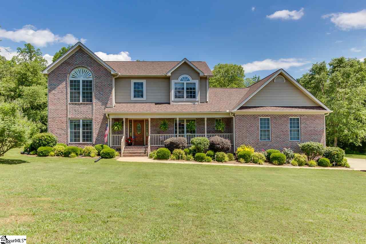 Property image 1 at 110 Saddlebrook Avenue, Pickens, SC 29671