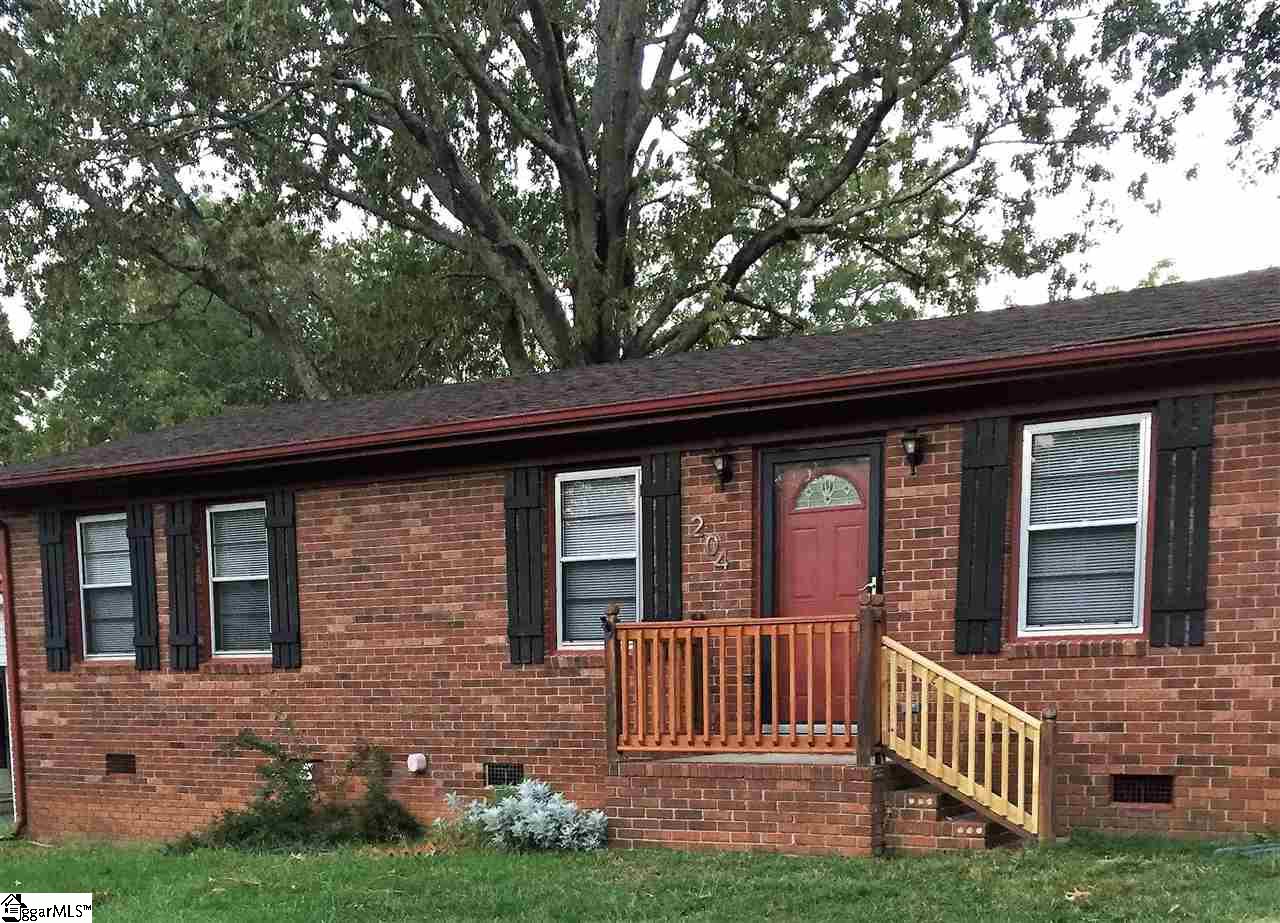 Property image 1 at 204 Mark Street, Easley, SC 29640-2733