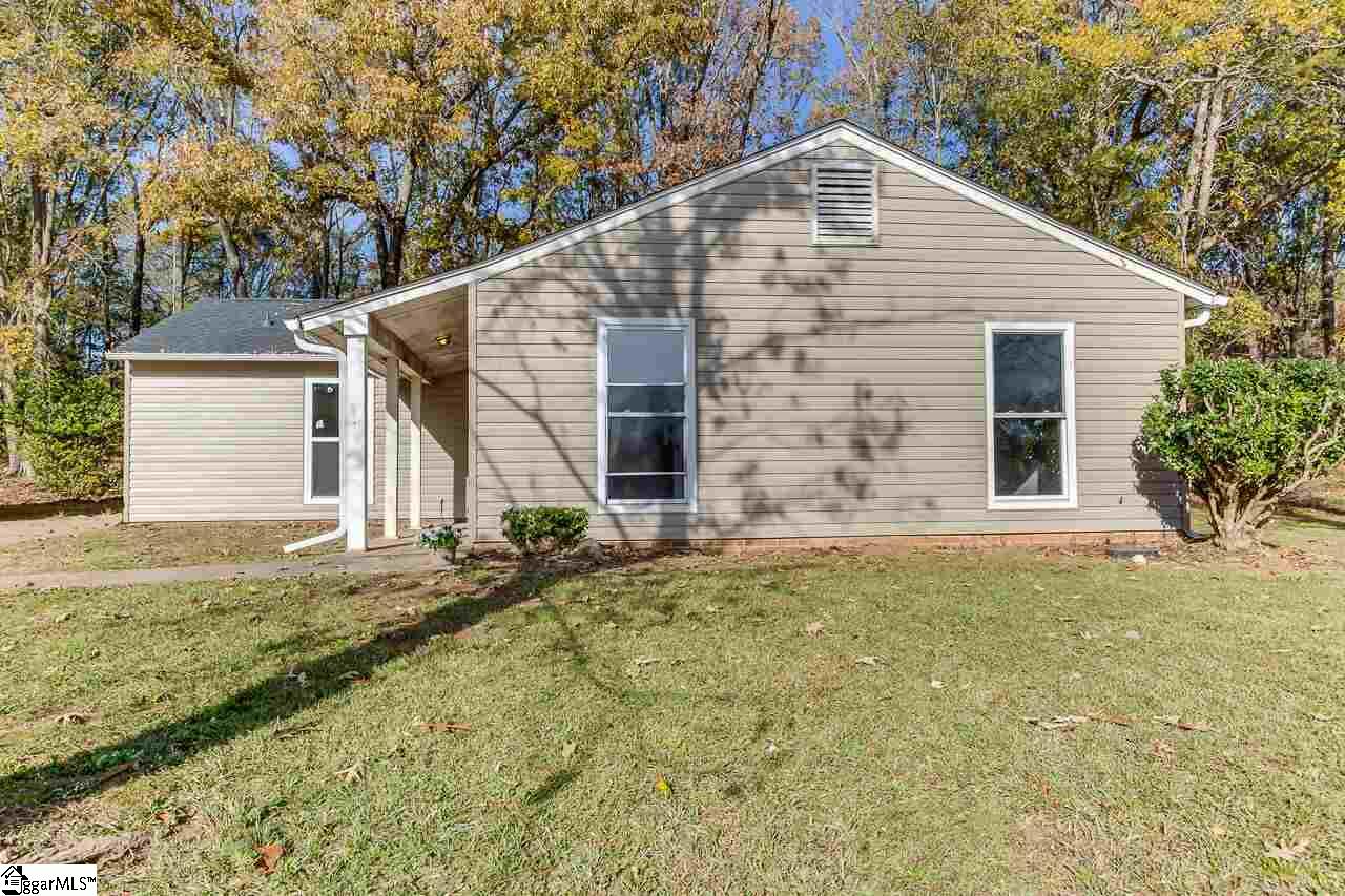 Property image 1 at 4 Newburg Court, Taylors, SC 29687