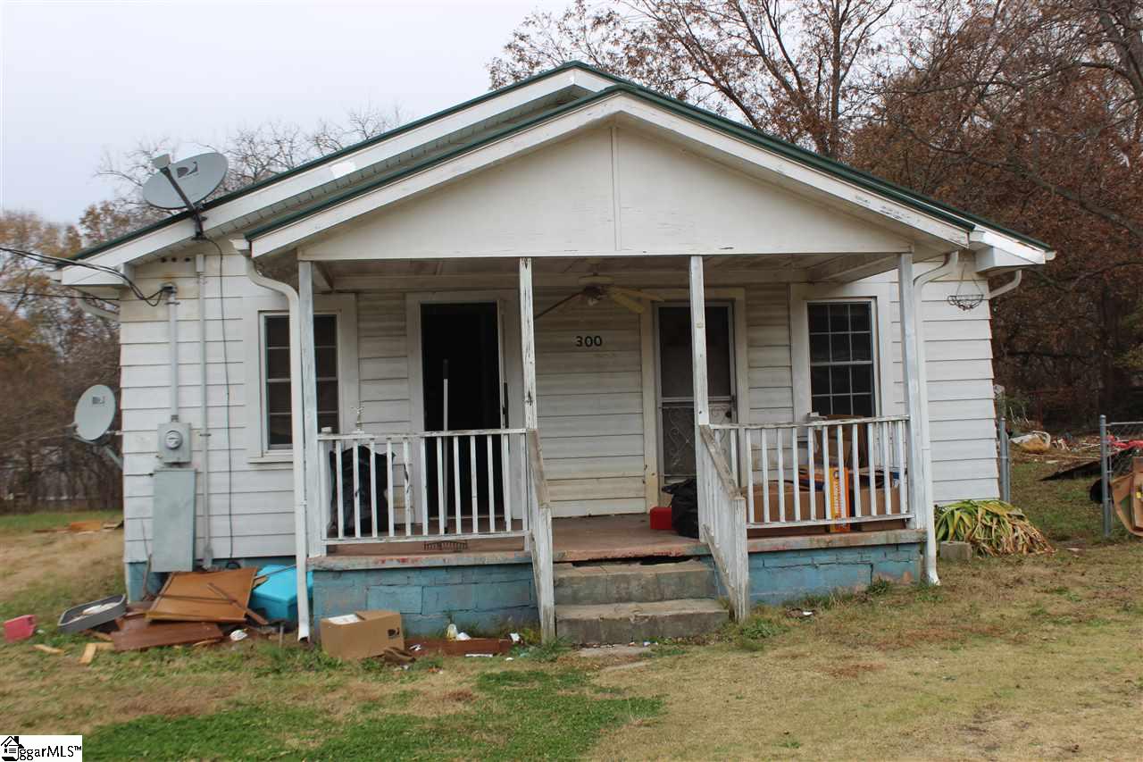 Property image 1 at 300 Poplar Street, Greenville, SC 29611