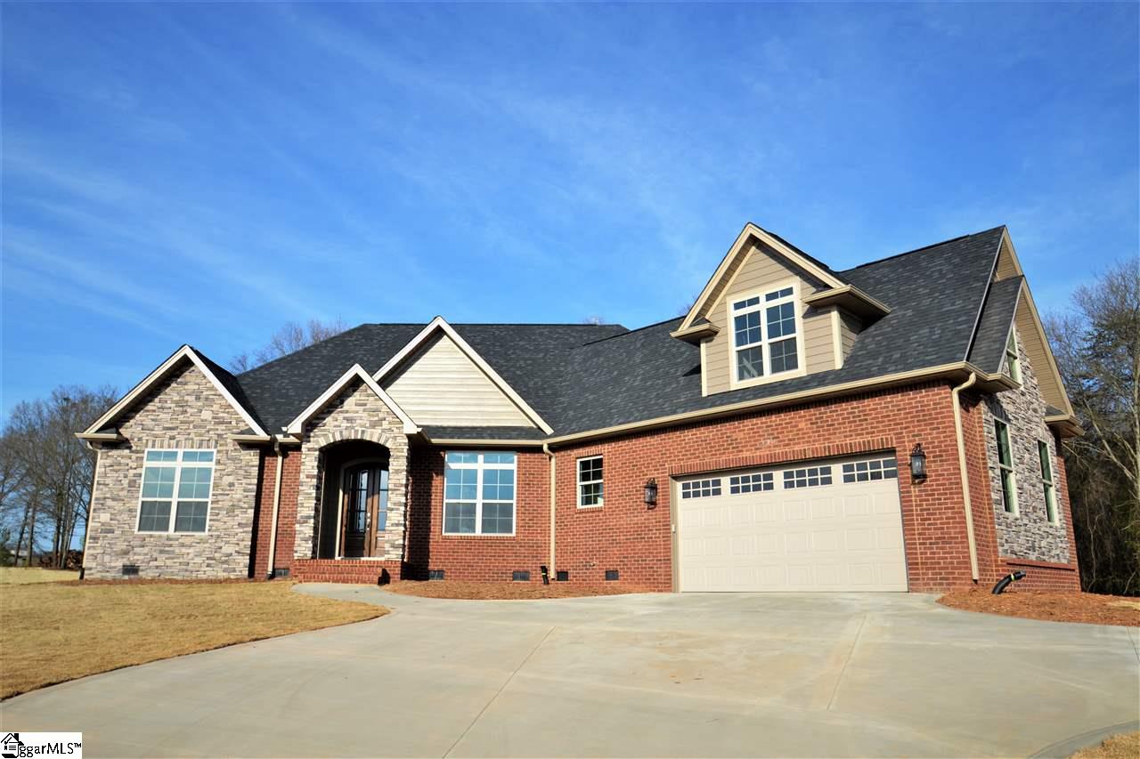 Property image 1 at 330 La Novia Court, Boiling Springs, SC 29316