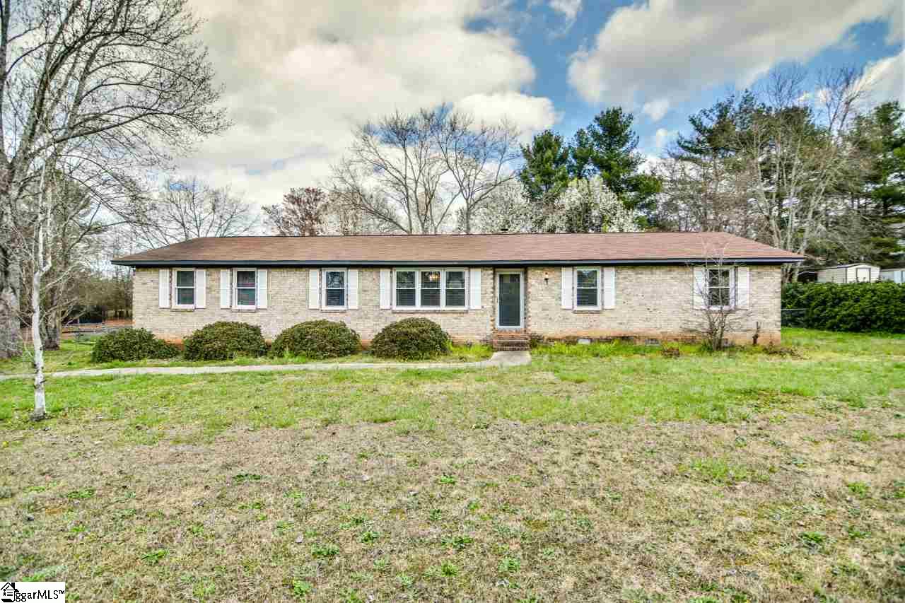 Property image 1 at 305 Golden Grove Circle, Piedmont, SC 29673