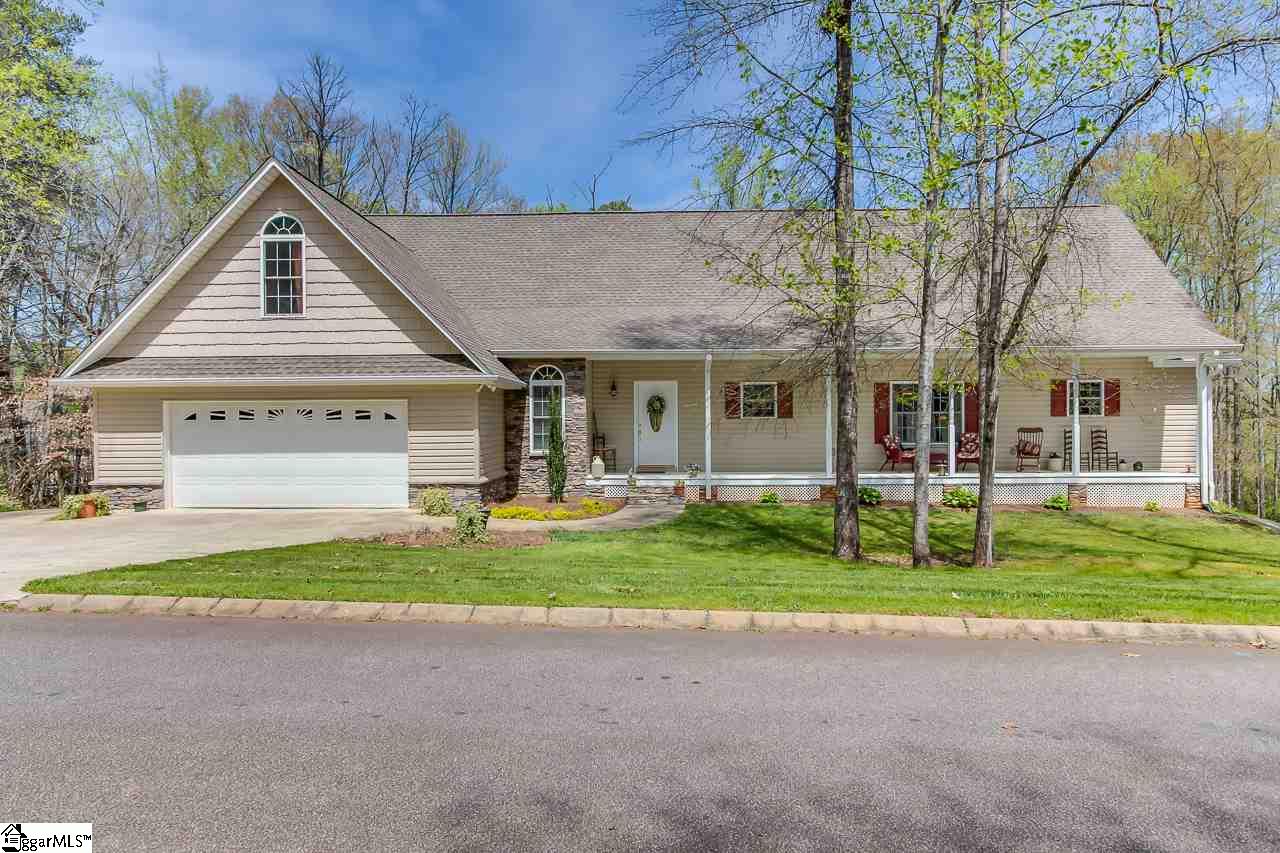 Property image 1 at 201 Fairforest Way, Pickens, SC 29671
