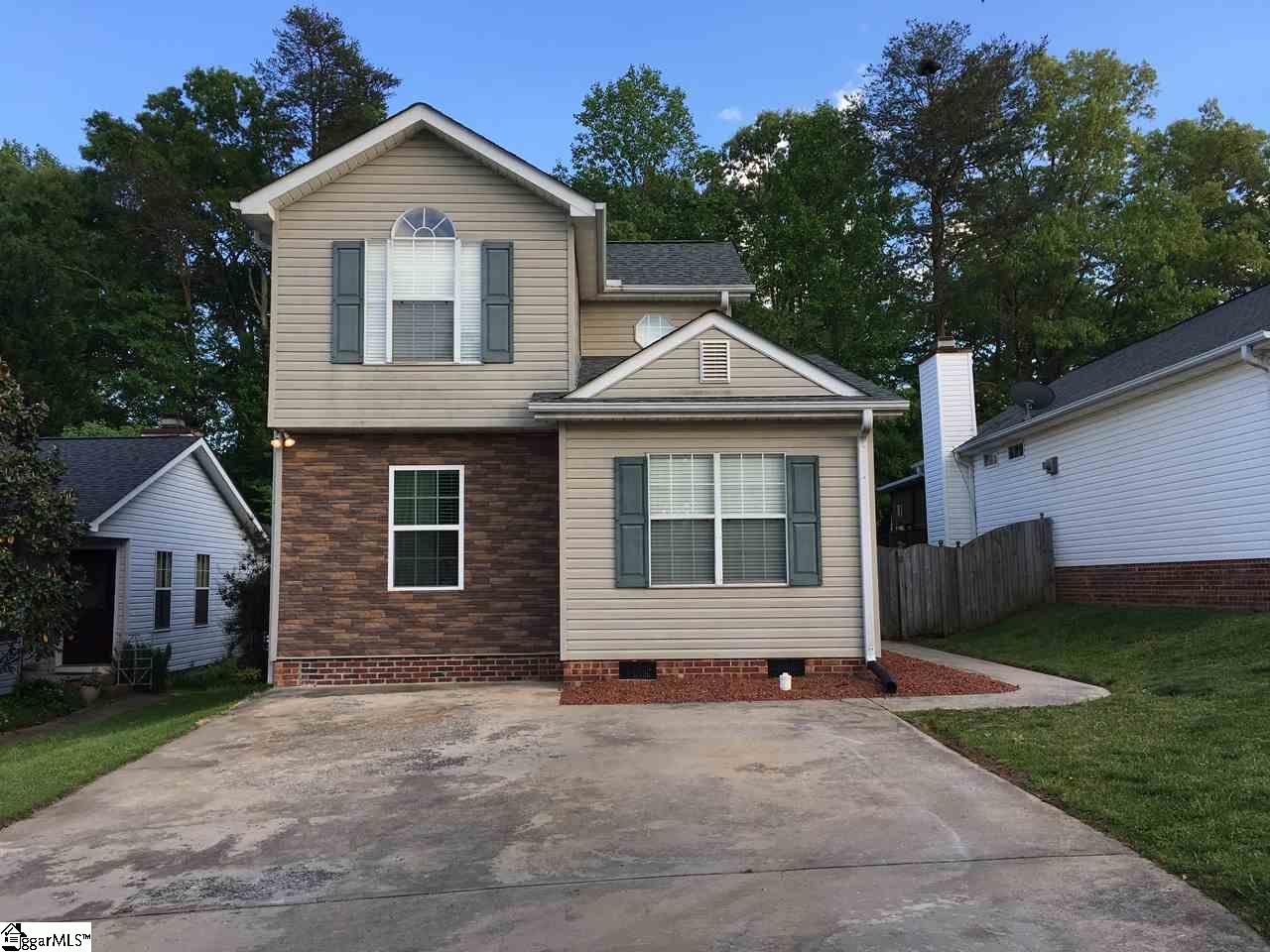 Property image 1 at 8 Lantern Lane, Greer, SC 29651