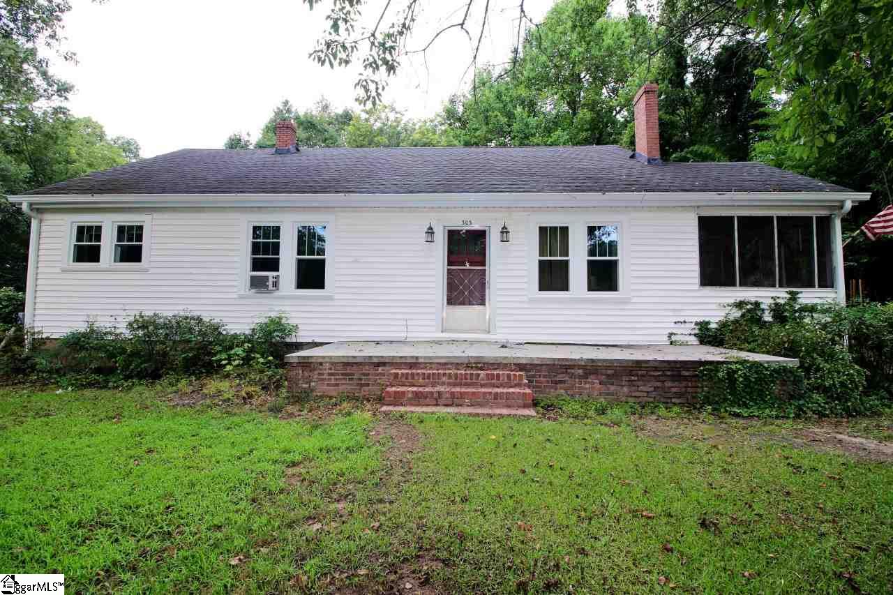 Property image 1 at 303 Crane Avenue, Greenville, SC 29617