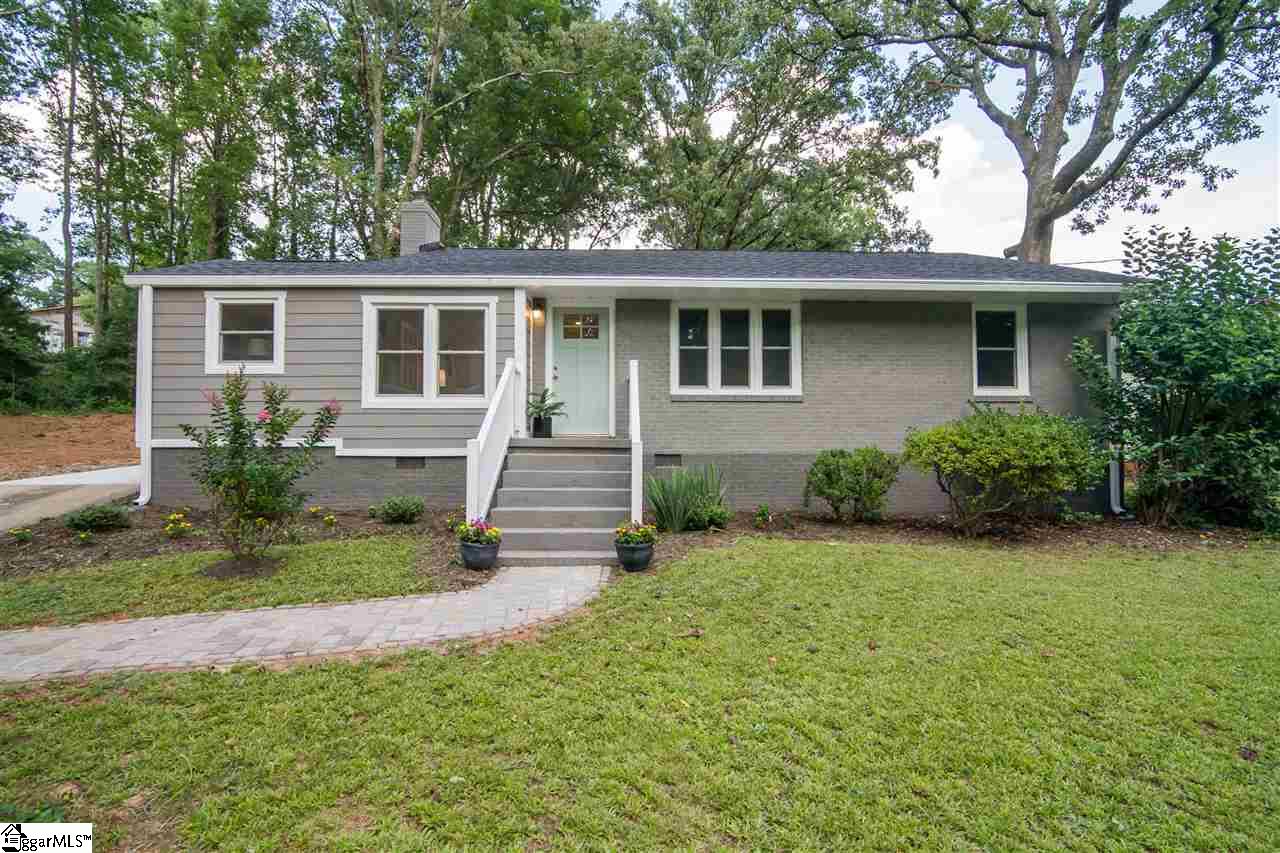 Property image 1 at 10 Meadow Crest Circle, Greenville, SC 29609