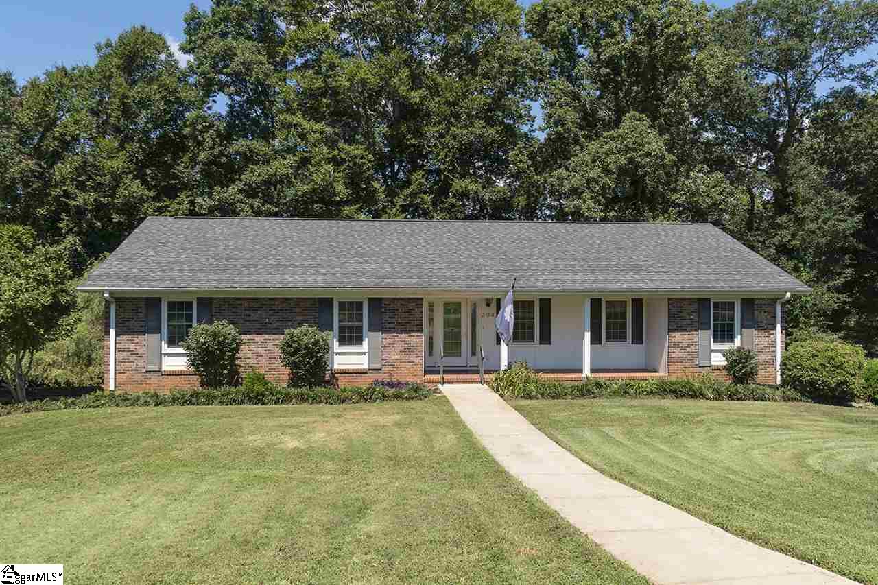 Property image 1 at 304 Lakecrest Drive, Greer, SC 29651