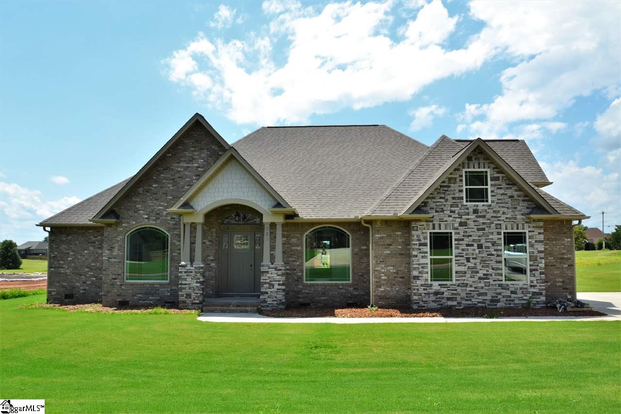 Property image 1 at 321 La Novia Court, Boiling Springs, SC 29316