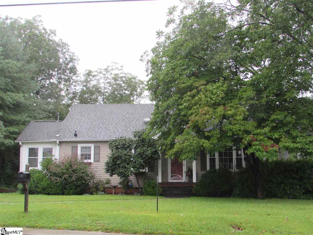 Property image 1 at 302 S B Street, Easley, SC 29640